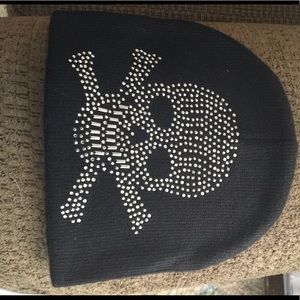 Skull beanie hat studded